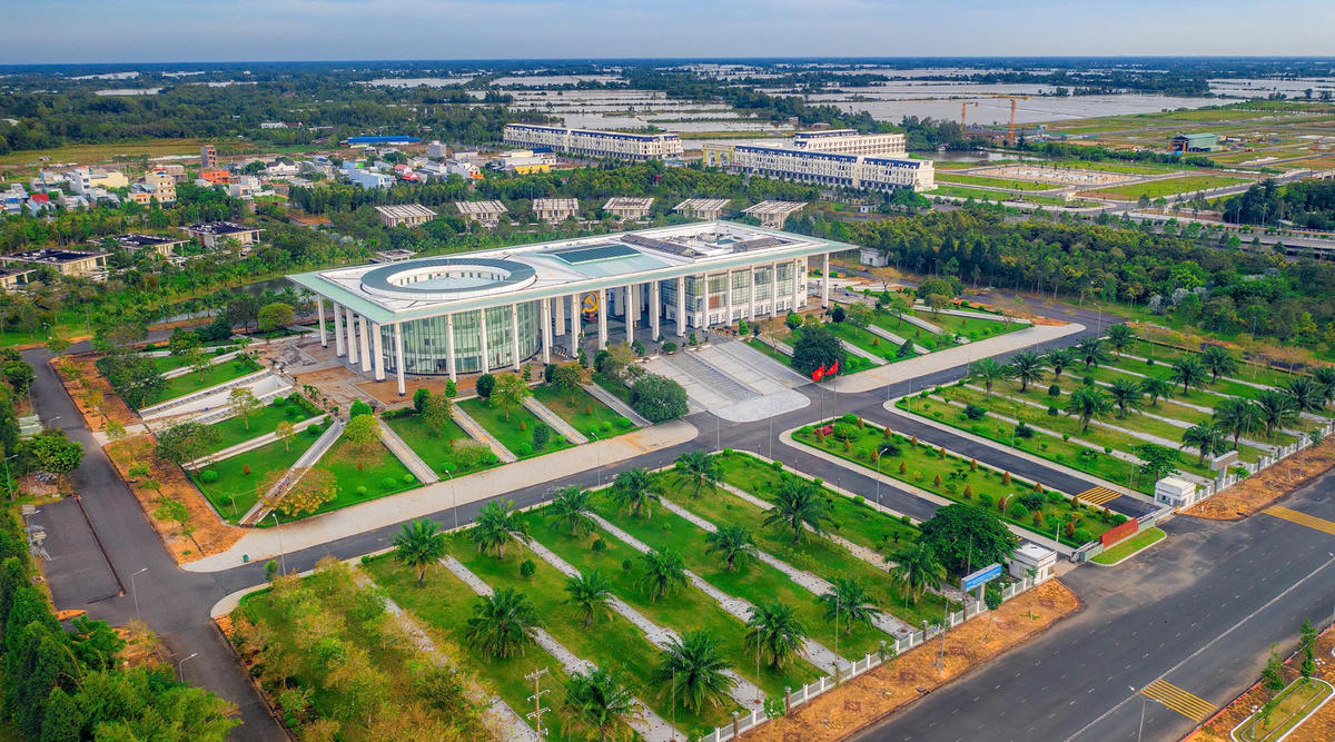 Trụ sở Tỉnh ủy Hậu Giang cũ mặt trước nhìn từ trên cao. Ảnh TK&nbsp;