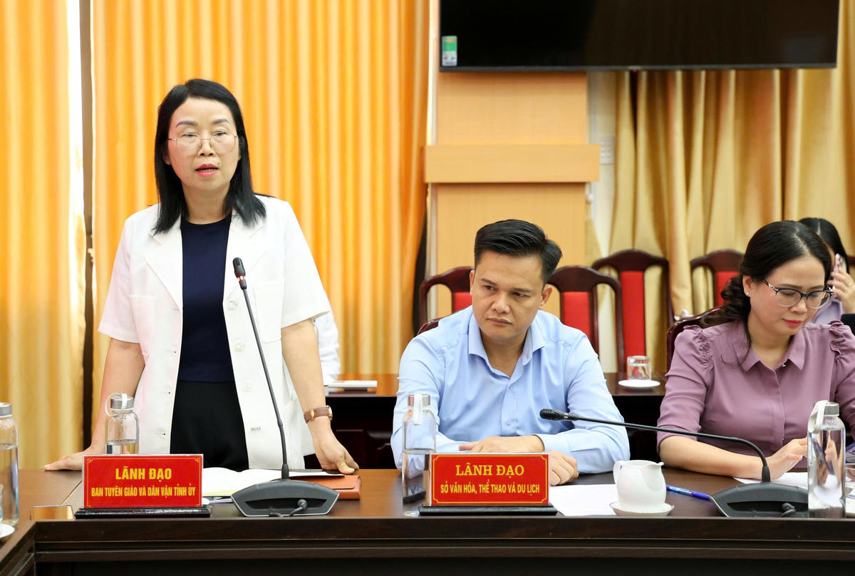 Lãnh đạo Ban Tuyên giáo và Dân vận Tỉnh ủy Tuyên Quang nêu ý kiến. Ảnh: Tuấn Trung.