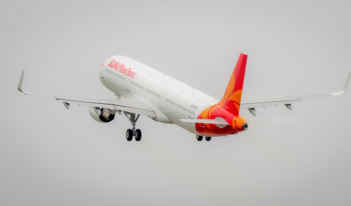 Bầu trời Việt Nam sáng nay đã đón thêm một “đôi cánh” mới khi Sun PhuQuoc Airways (SPA) của Tập đoàn Sun Group chính thức bước vào khai thác thương mại. Ảnh&nbsp;sun phuquoc airway