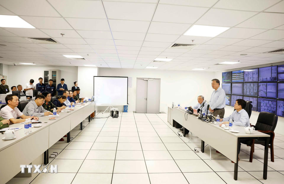 Tổng Bí thư Tô Lâm làm việc với lãnh đạo Thành phố Huế (Ảnh: Thống Nhất/TTXVN)