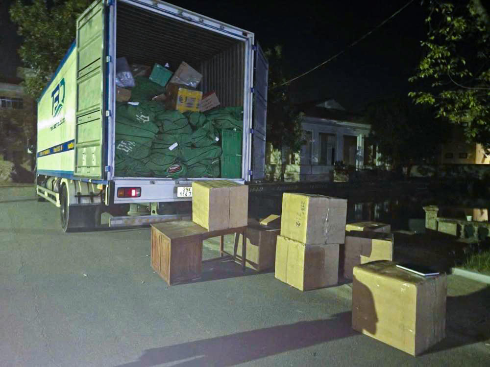 Cơ quan chức năng phát hiện và thu giữ lượng lớn thuốc tây không rõ nguồn gốc xuất xứ. Ảnh: CAHT&nbsp;