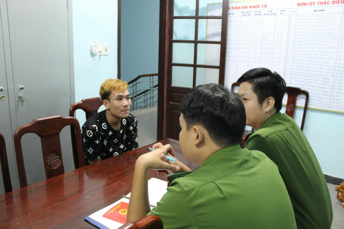 Đối tượng Vũ tại cơ quan Công an. Ảnh: CACC.
