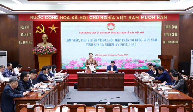 Quang cảnh buổi làm việc.

