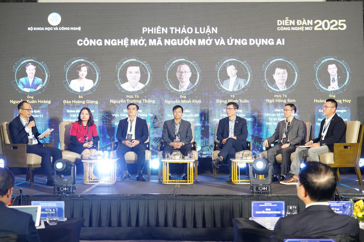 Phiên thảo luận trong diễn đàn chiều ngày 3/11.