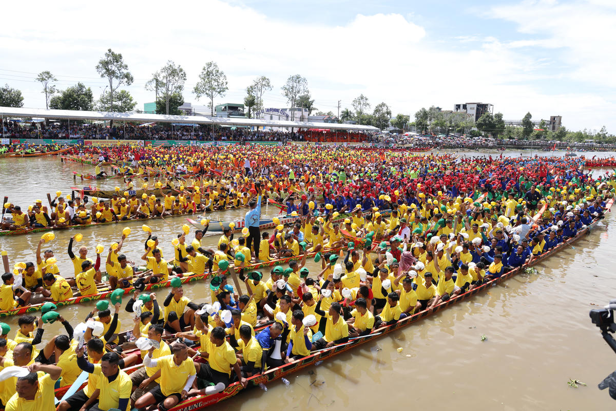 Giải Đua ghe Ngo thu hút 61 đội ghe Ngo nam, nữ trong và ngoài TP Cần Thơ. Ảnh: M.T.