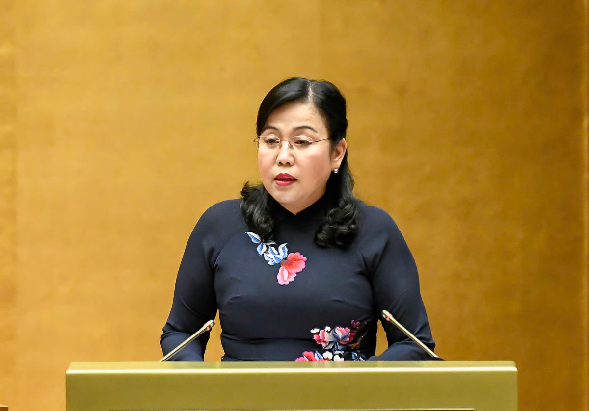 Chủ nhiệm Ủy ban Khoa học, Công nghệ và Môi trường Nguyễn Thanh Hải trình bày Báo cáo thẩm tra. Ảnh: Quang Vinh.