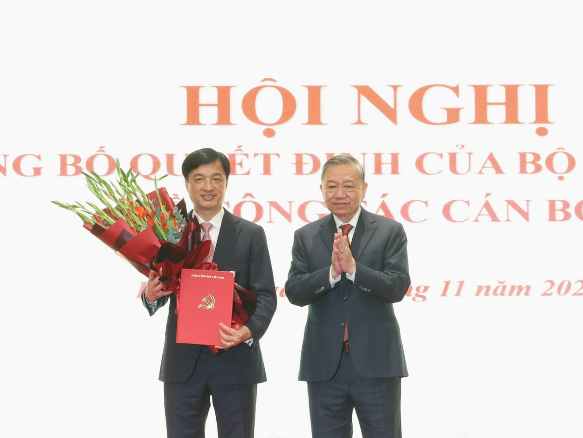 Tân Bí thư Thành ủy Hà Nội: Dù ở vị trí công tác nào cũng đặt lợi ích của Đảng, của nhân dân lên trên hết
