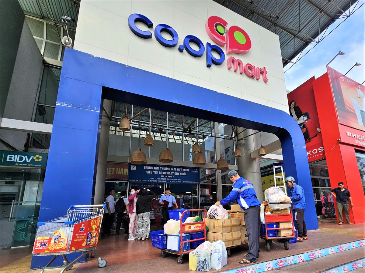 Một góc siêu thi&nbsp;Co.opmart chiều 5/11. Ảnh: Tấn Thành.