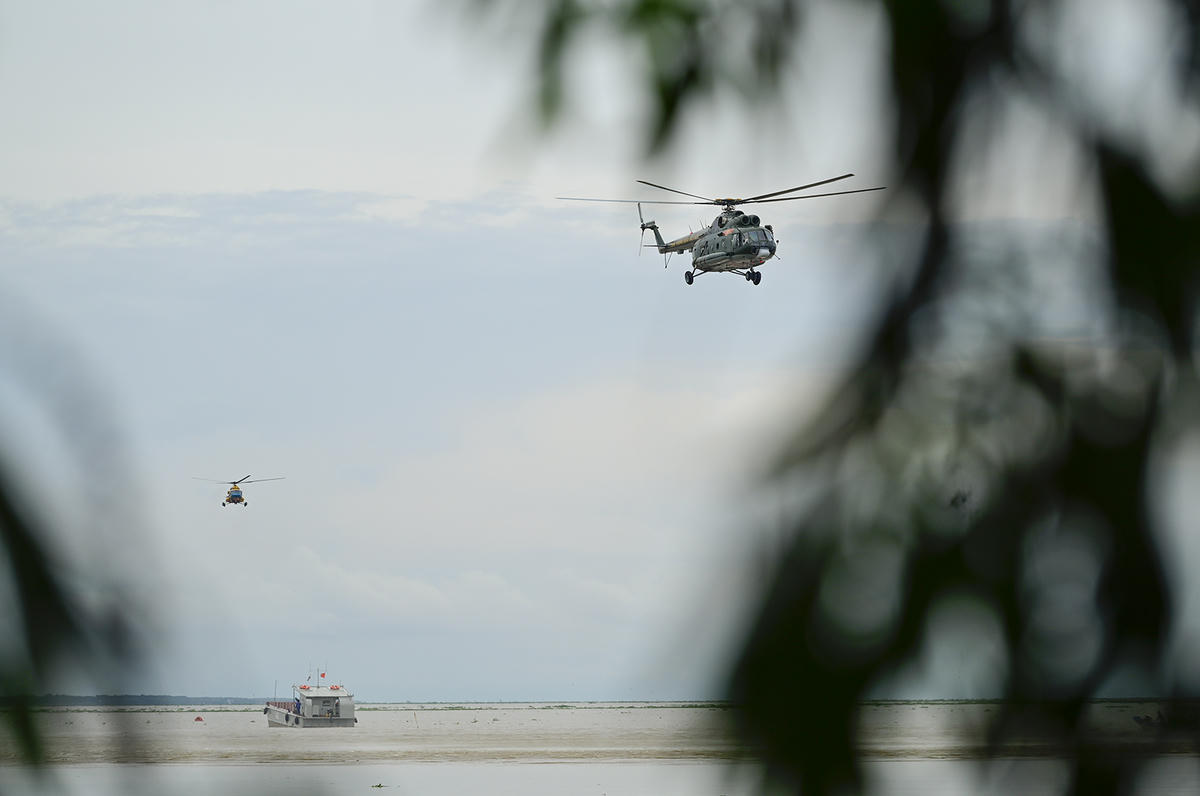 Đợt huấn luyện cũng nhằm nâng cao trình độ, bản lĩnh, khả năng hiệp đồng và xử lý tình huống của phi công, thành viên tổ bay. Ảnh Nguyễn Minh.