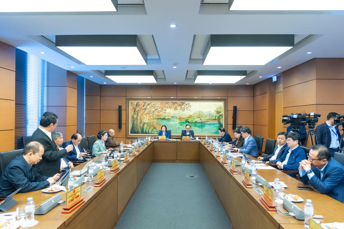 Quốc hội thảo luận ở tổ về Luật Xây dựng (sửa đổi), Luật Chuyển đổi số