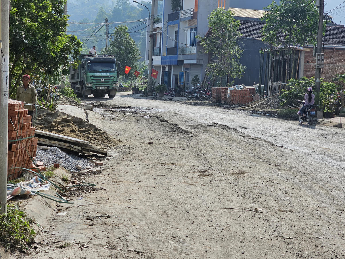 Điện Biên: Xe trọng tải lớn ngược xuôi, tiềm ẩn nhiều hệ lụy