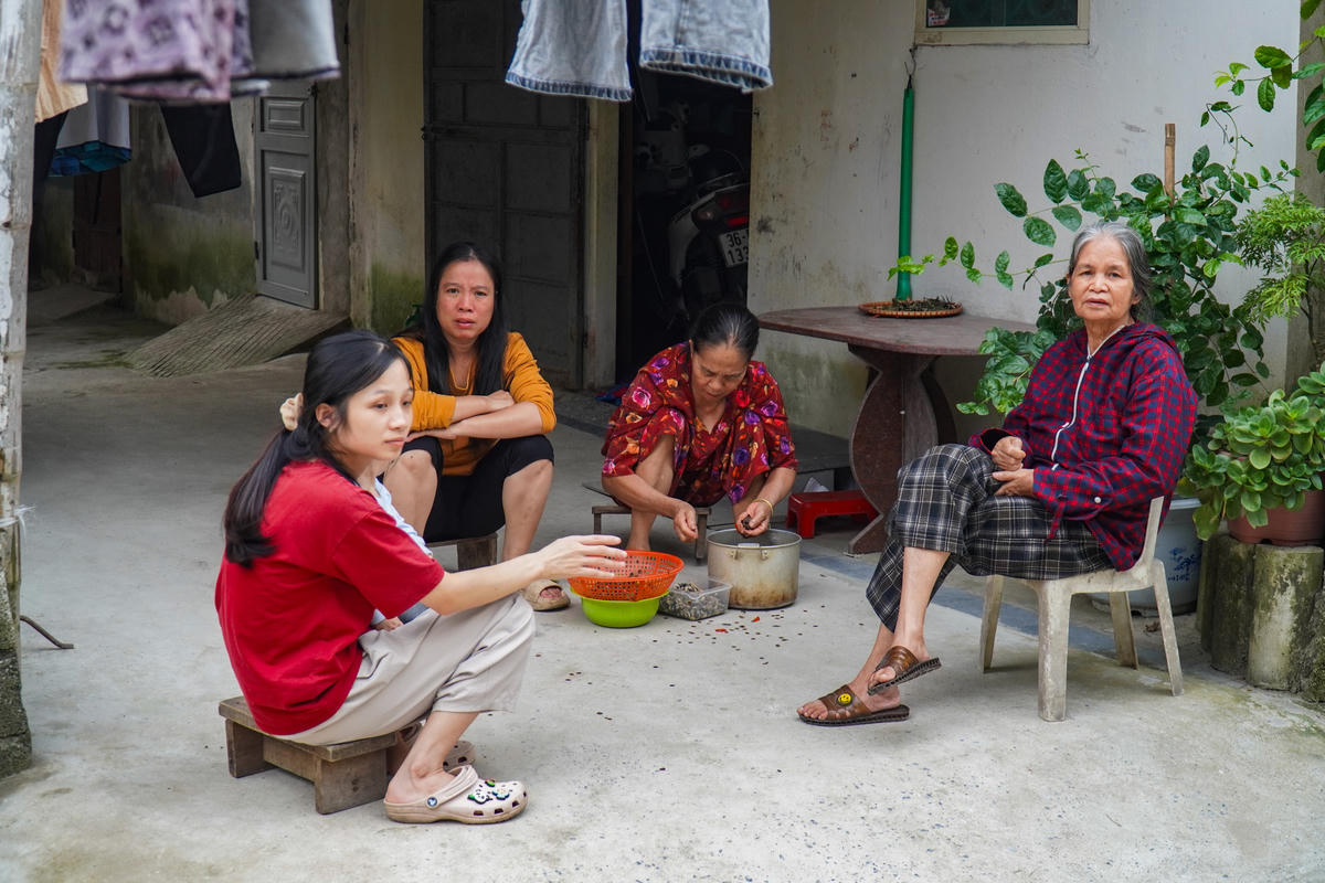 Người dân ở khu phố Thành Công sống mòn bên trong dự án treo. Ảnh: Đình Minh