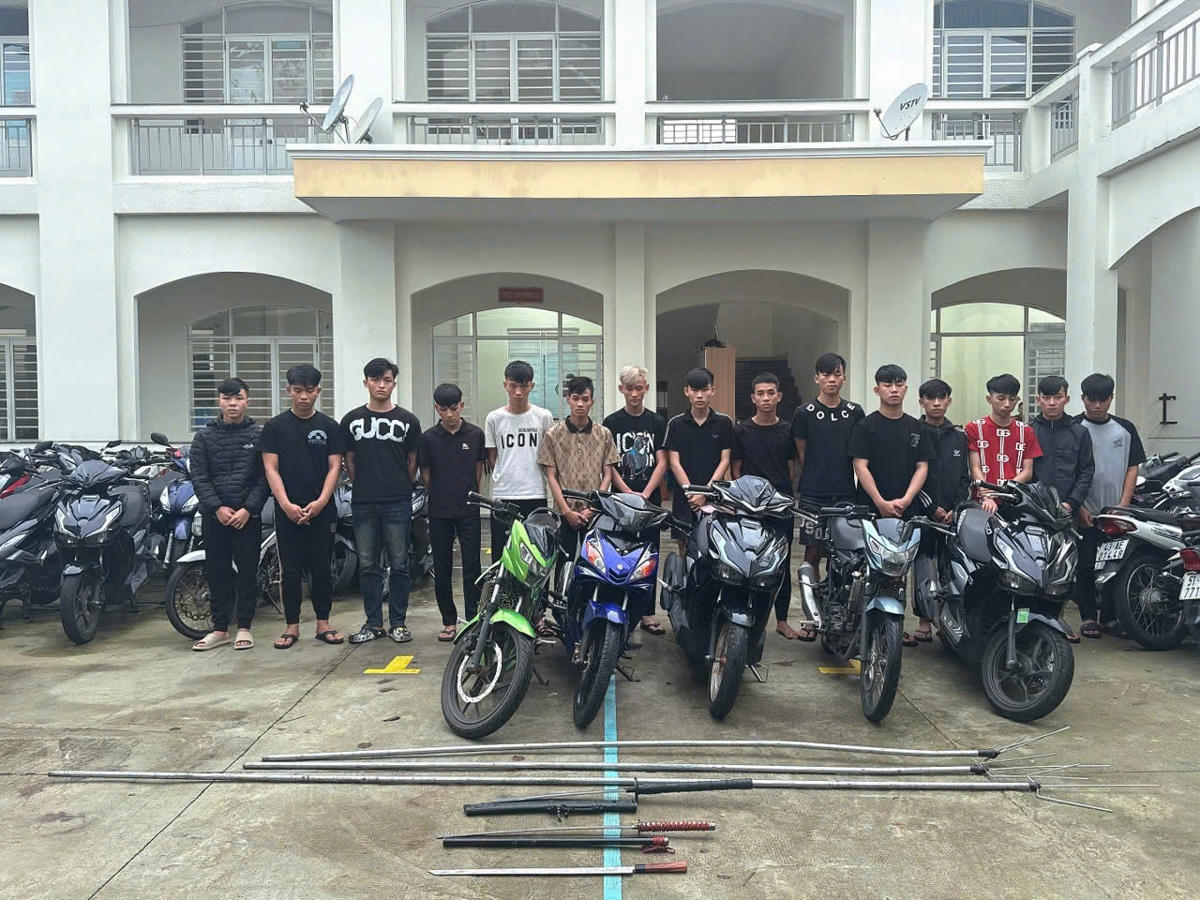 Các đối tượng tại cơ quan Công an TP Đà Nẵng. Ảnh: CV.