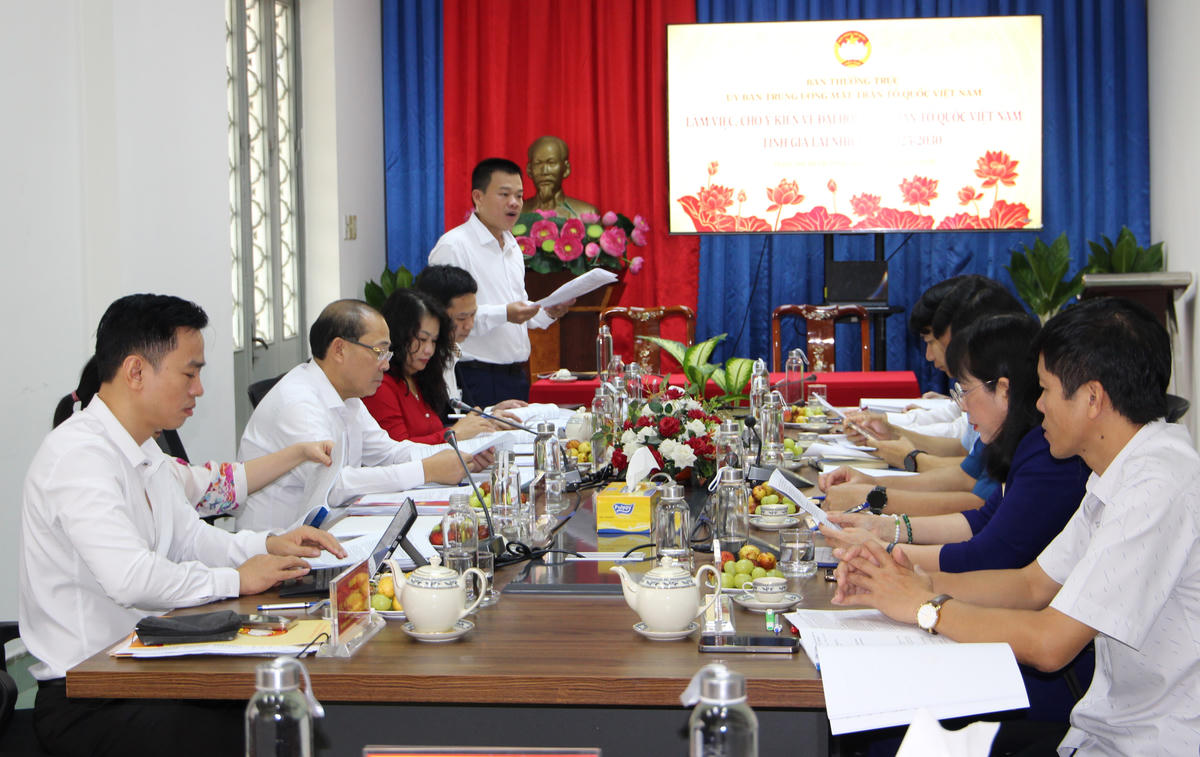 Quang cảnh buổi cho ý kiến về Đại hội Mặt trận tỉnh Gia Lai. Ảnh: Q.Đ.