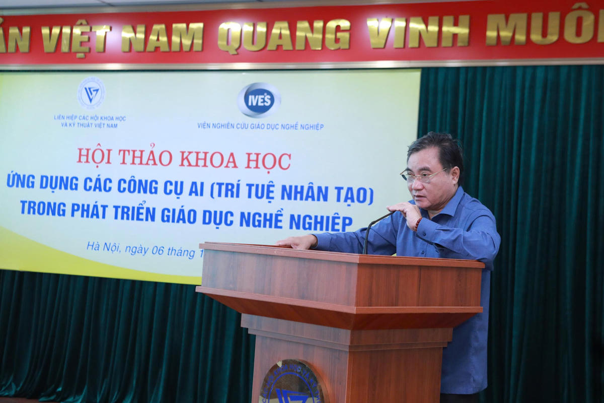 PGS.TS. Phạm Quang Thao - Phó Chủ tịch Liên hiệp các Hội Khoa học và Kỹ thuật Việt Nam phát biểu tại hội thảo.