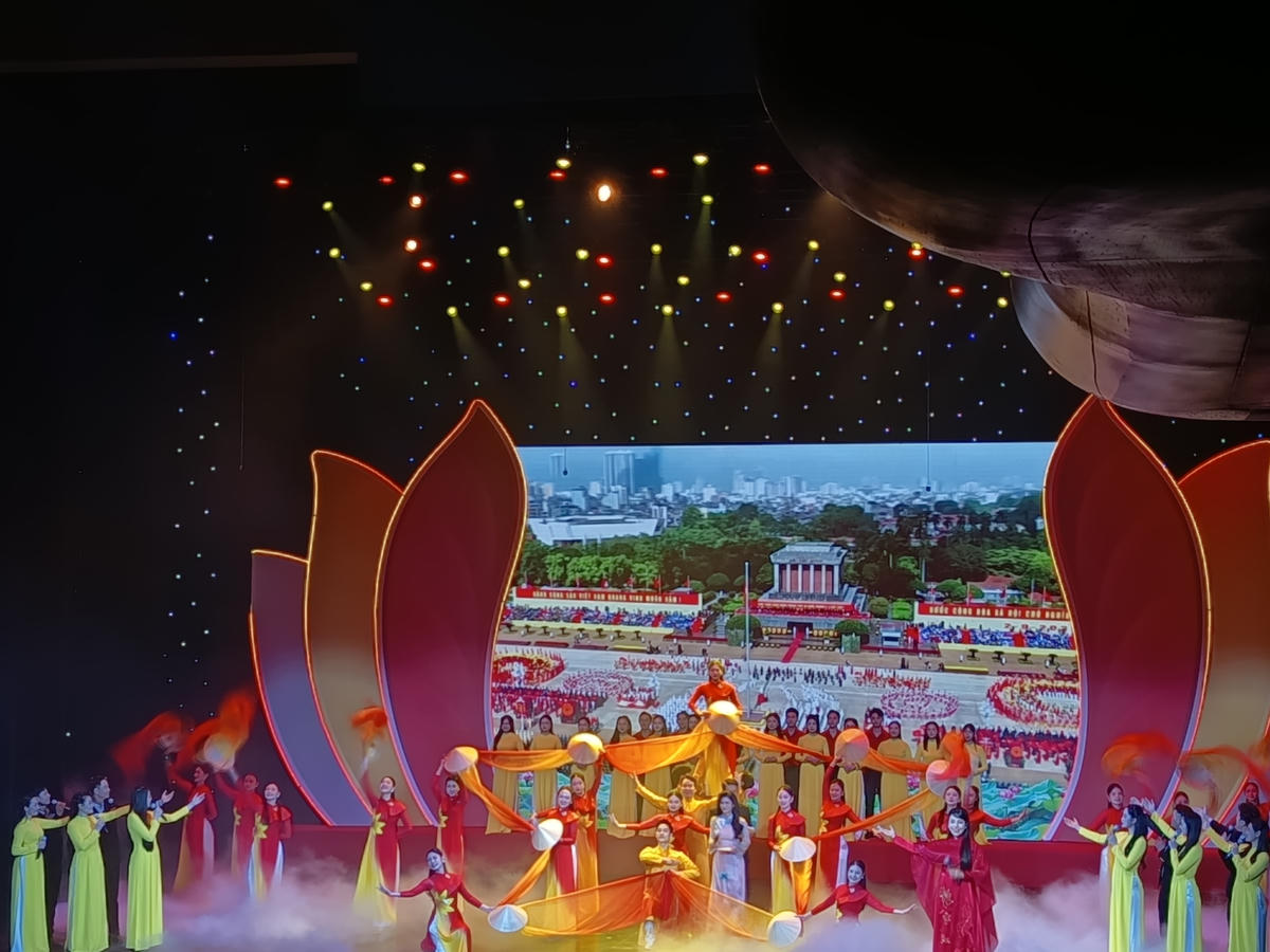 Văn nghệ chào mừng lễ trao&nbsp;Giải báo chí toàn quốc "Vì sự nghiệp phát triển Văn hóa Việt Nam" lần thứ Ba. Ảnh: BTC.