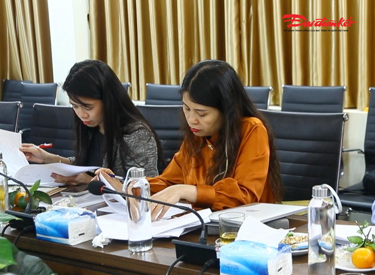 Nhà báo Nguyễn Cẩm Thúy, Phụ trách Ban Thư ký tòa soạn Báo Đại đoàn kết thành viên Hội đồng thẩm định.