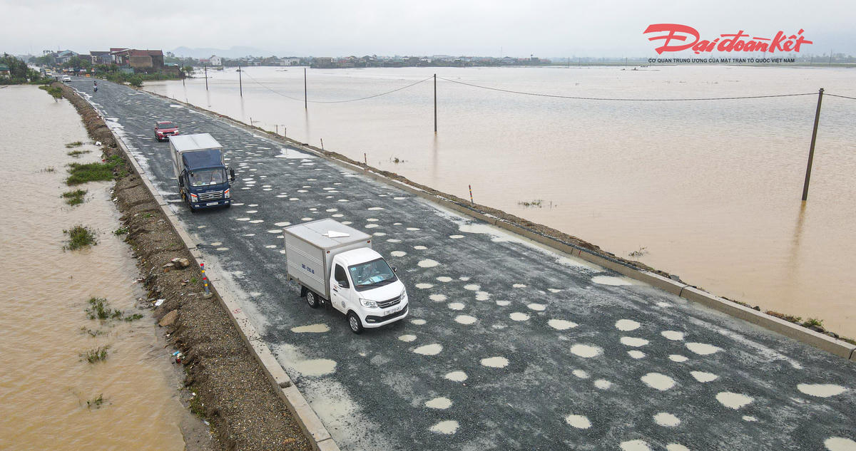 Việc cải tạo, nâng cấp đoạn đường không chỉ khắc phục bất cập kỹ thuật mà còn góp phần đảm bảo an toàn giao thông, tạo điều kiện thuận lợi cho người dân và doanh nghiệp lưu thông, thúc đẩy phát triển kinh tế - xã hội địa phương. Ảnh: Cẩm Kỳ