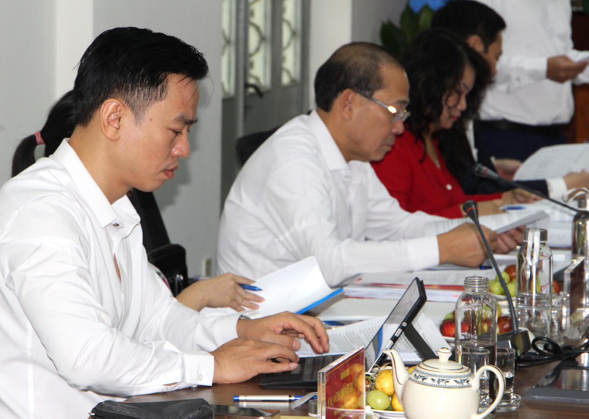 Phó Chủ tịch Hoàng Công Thuỷ cho ý kiến về đại hội Mặt trận tỉnh Khánh Hoà và Gia Lai