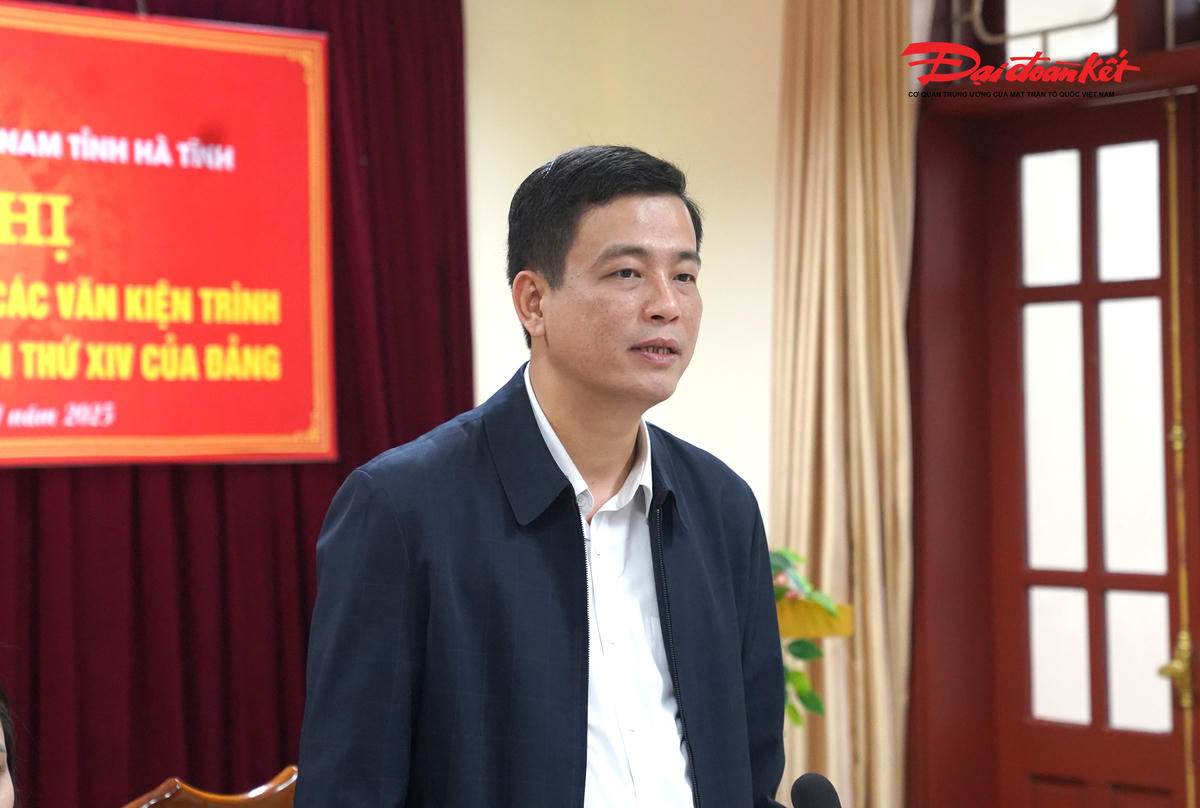 Ông Nguyễn Thành Đồng, Chủ tịch Ủy ban MTTQ Việt Nam tỉnh Hà Tĩnh phát biểu bế mạc hội nghị. Ảnh: Hạnh Nguyên.