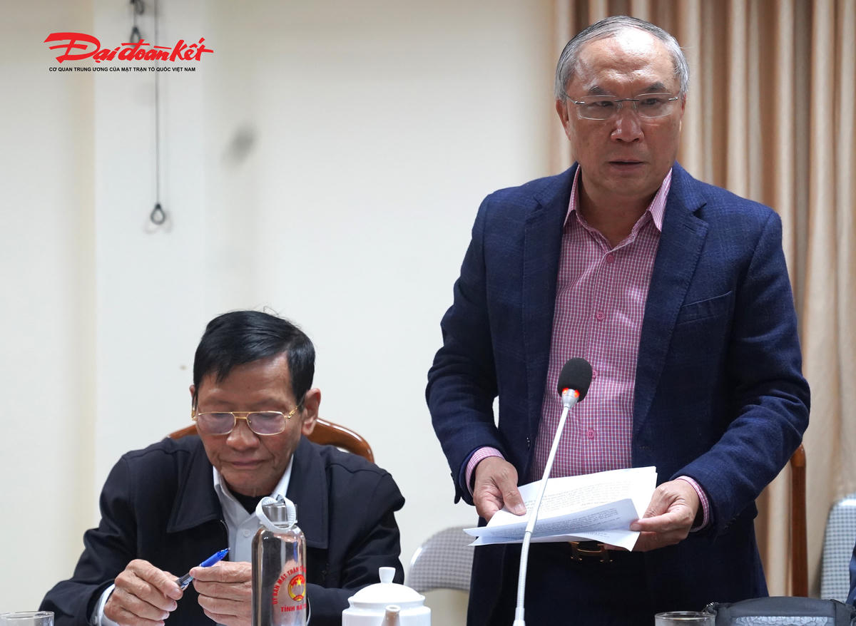 Tiến sĩ Võ Hồng Hải, nguyên Trưởng ban Tổ chức Tỉnh ủy Hà Tĩnh phát biểu. Ảnh: Hạnh Nguyên.