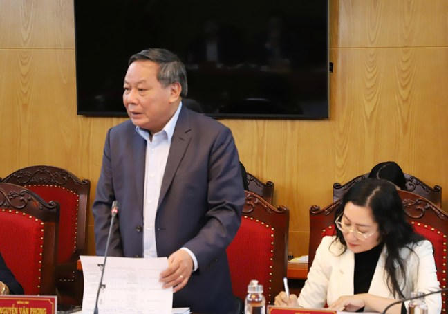 Phó Bí thư Thường trực thành ủy Hà Nội Nguyễn Văn Phong phát biểu tại cuộc làm việc 