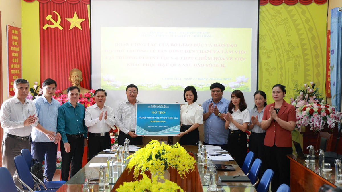 NXBGDVN cam kết dành tổng kinh phí đến 20 tỷ đồng cho chương trình “Ủng hộ sách giáo khoa cho học sinh vùng bão lũ, vùng khó khăn” trong năm nay.