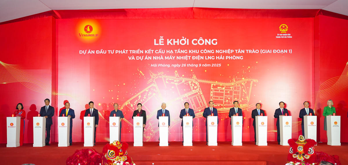Thủ tướng Chính phủ Phạm Minh Chính nhấn nút khởi công dự án Nhiệt điện LNG Hải Phòng. Ảnh: ĐT.&nbsp;&nbsp;