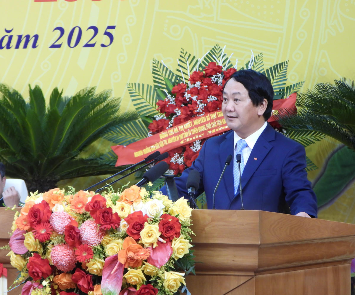 Bí thư Tỉnh ủy Tuyên Quang Hầu A Lềnh phát biểu tại Đại hội đại biểu MTTQ Việt Nam tỉnh Tuyên Quang lần thứ I. Ảnh: Đ.S.