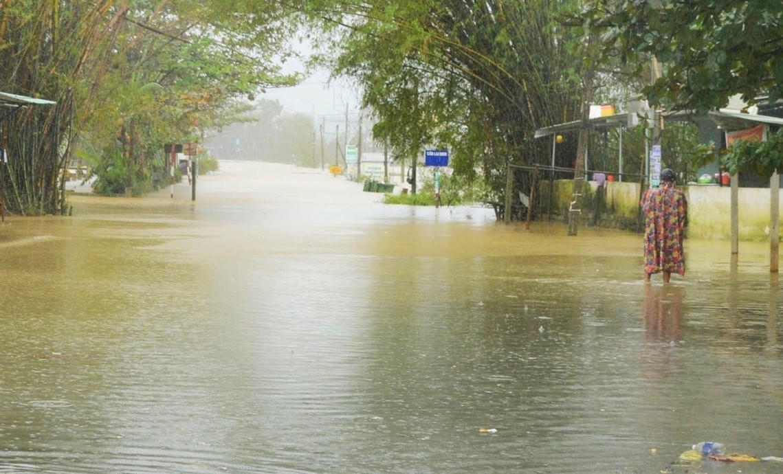 Một khu vực ngập nước ở phường Điện Bàn. Ảnh minh họa.