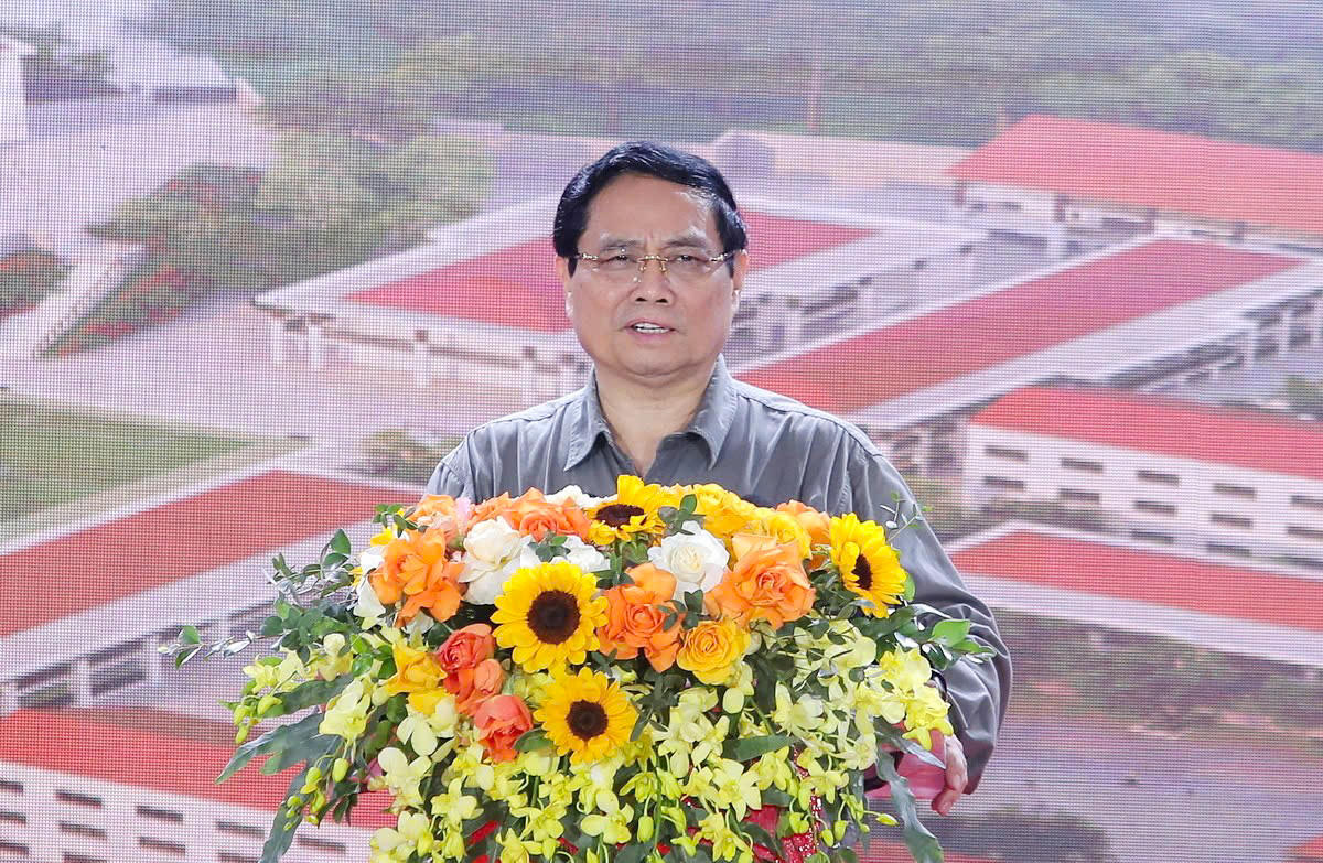 Thủ tướng đề nghị UBTƯ MTTQ Việt Nam tiếp tục kêu gọi toàn xã hội cùng chung tay tham gia hỗ trợ việc xây dựng, cải tạo trường học cho các xã biên giới. Ảnh: Minh Hiếu