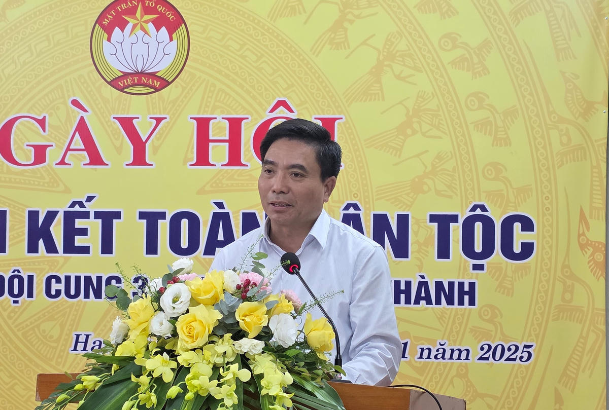 Bí thư Tỉnh ủy Thanh Hóa Nguyễn Doãn Anh phát biểu chung vui với bà con nhân dân trong ngày hội. Ảnh: Nguyễn Chung.