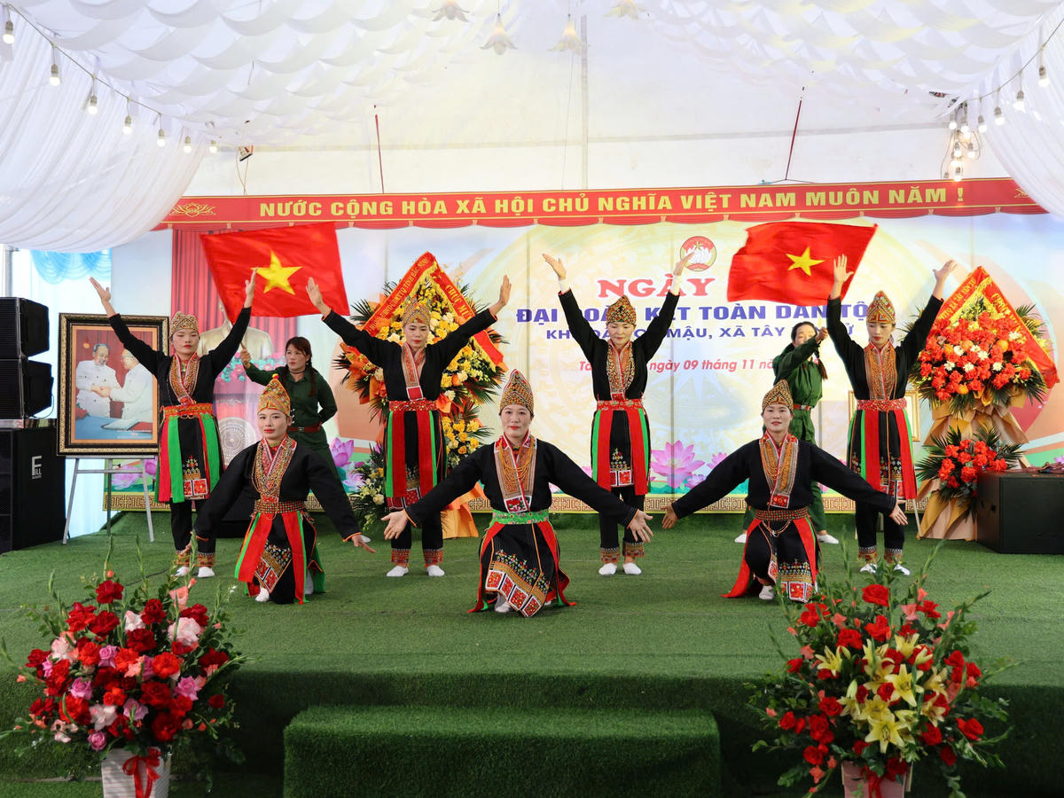 Tiết mục biểu diễn văn nghệ tại Ngày hội.&nbsp;