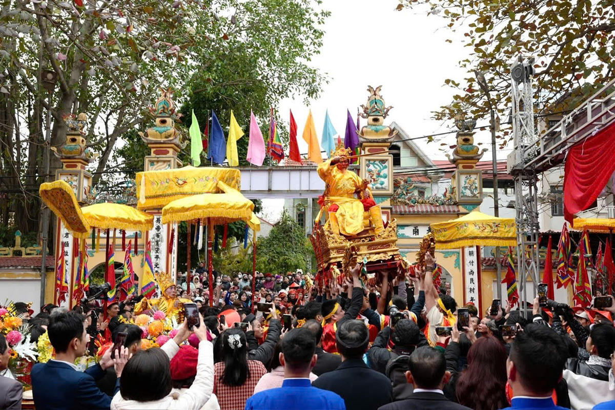 Dự thảo Văn kiện Đại hội XIV xác định xây dựng và phát triển văn hoá Việt Nam tiên tiến, đậm đà bản sắc dân tộc. Ảnh: P. Sỹ.