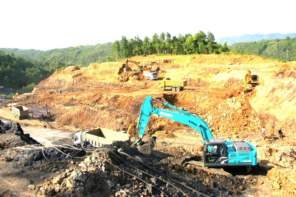 Dự án Quốc lộ 6 khởi công khi chưa đủ nguồn vốn đảm bảo tiến độ xây dựng. ẢNH: K.H.