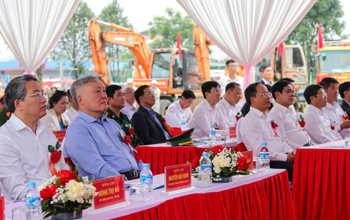 Các đại biểu tham dự buổi lễ. Ảnh: Cẩm Kỳ&nbsp;