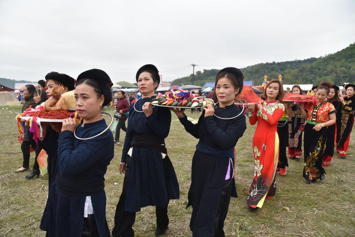 Trang phục tại Lễ hội xuân Ba Bể thể hiện sự đa dạng về thành phần dân tộc của tỉnh Thái Nguyên. Ảnh: Internet.