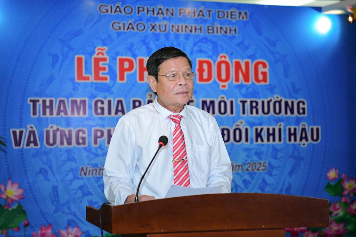 Đại diện Giáo xứ Ninh Bình phát biểu tại lễ phát động. Ảnh: Đình Minh