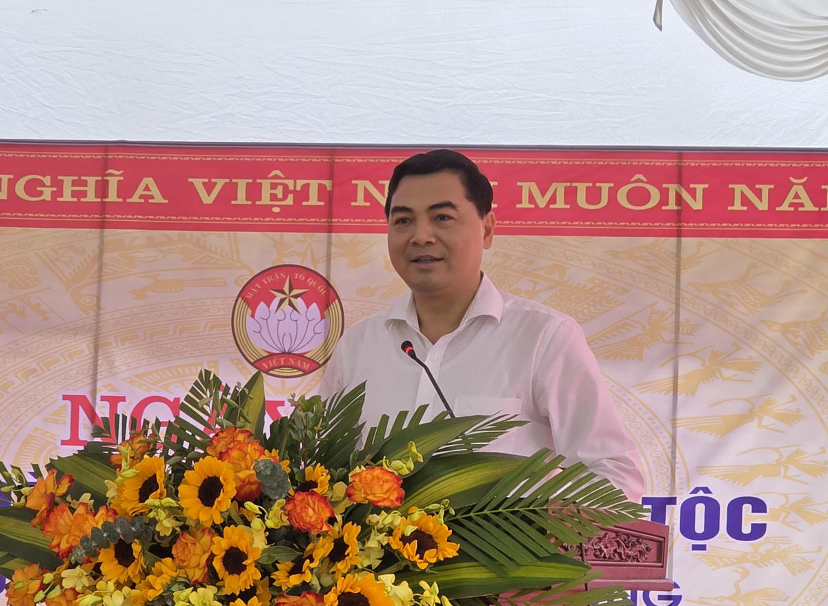 Chủ tịch UBND tỉnh Thanh Hóa Nguyễn Hoài Anh phát biểu tại ngày hội. Ảnh: Nguyễn Chung.