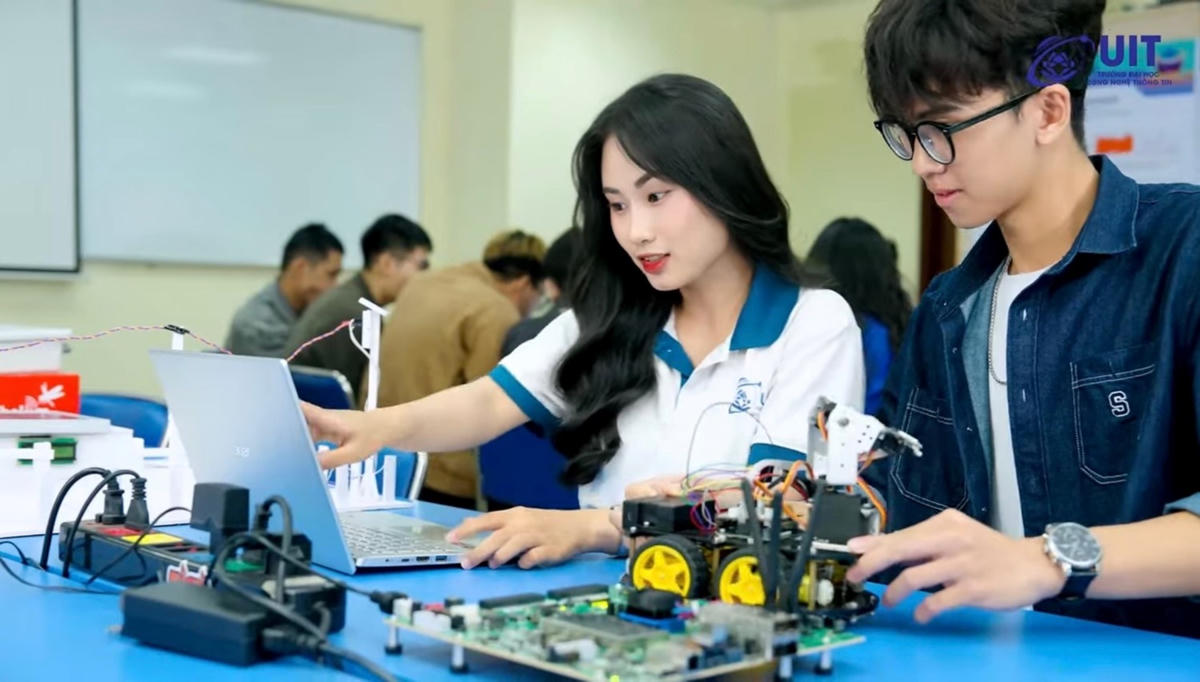 Niềm say mê khoa học công nghệ đã đưa Trần Thị Cẩm Giang đến với nghiên cứu ngay từ khi còn trên ghế nhà trường. (Ảnh NVCC).