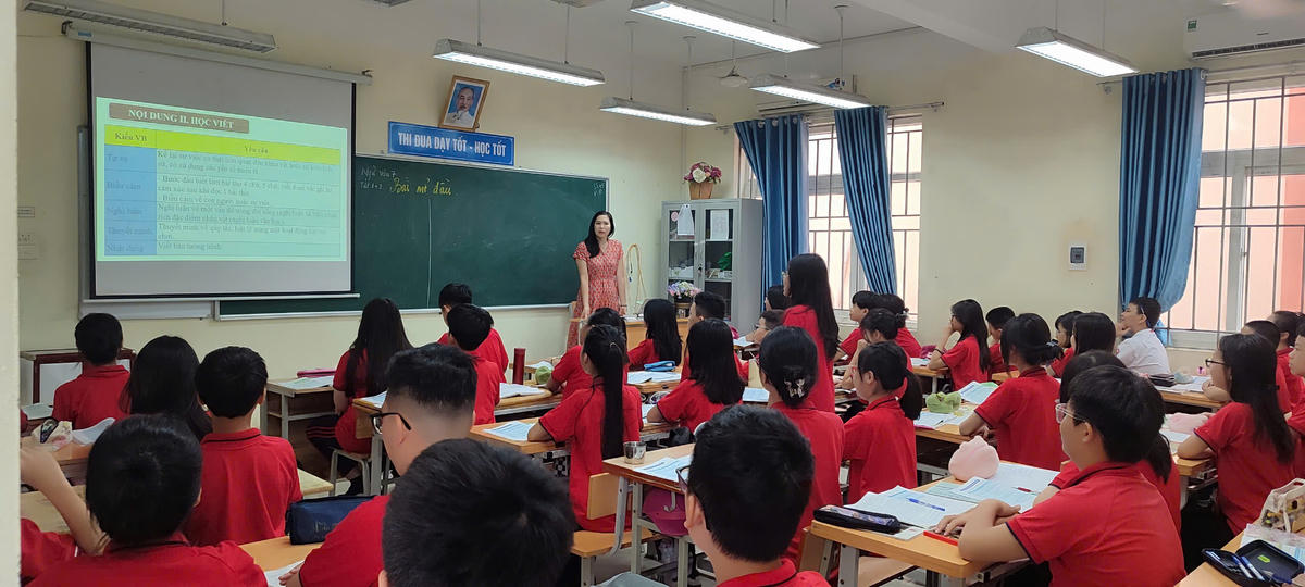 Một giờ học của cô và trò Trường THCS Ba Đình (Hà Nội). Ảnh: NTCC