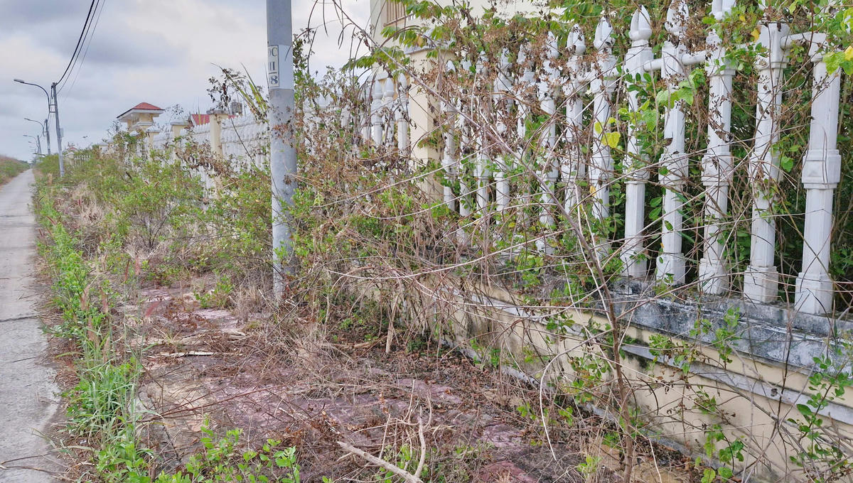 Trường được xây&nbsp; mới nhưng không có học sinh vào học là một lãng phí lớn. Ảnh: Nguyên Du