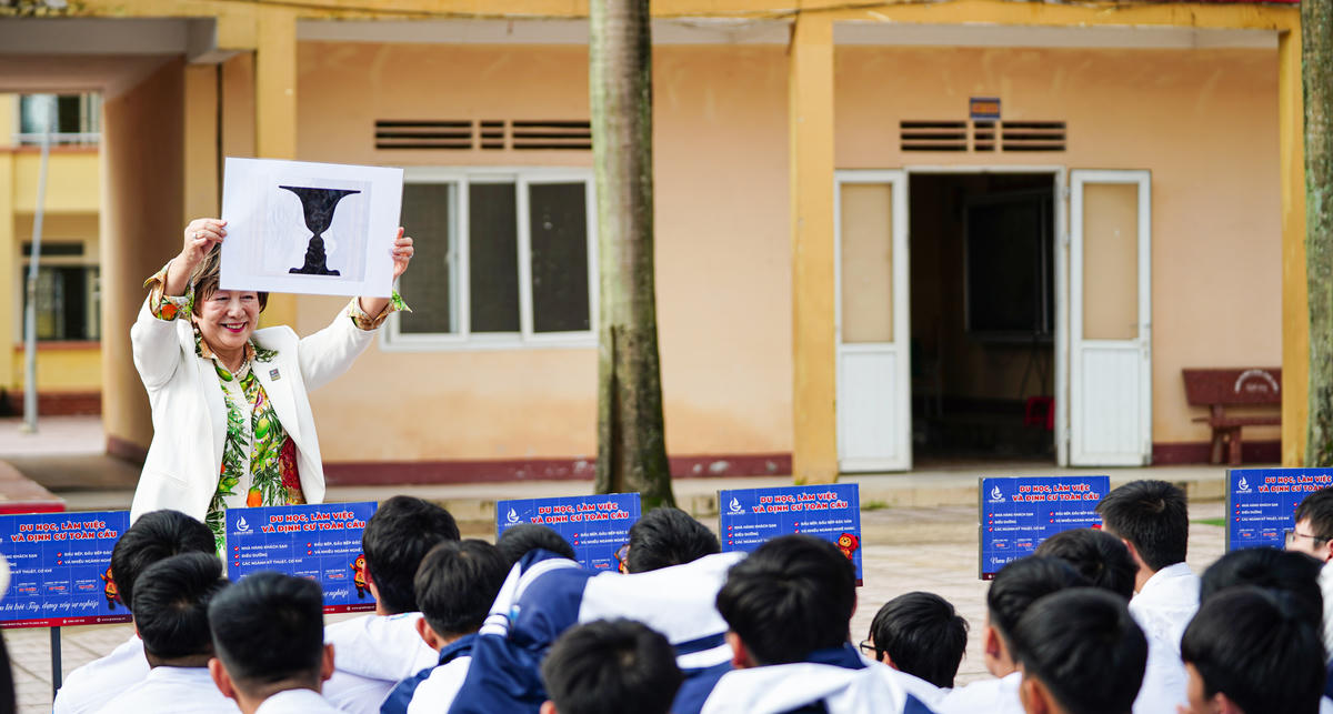 Chương trình còn xen kẽ thêm Hội thảo về vấn nạn bạo lực học đường. Ảnh: Cẩm Kỳ&nbsp;