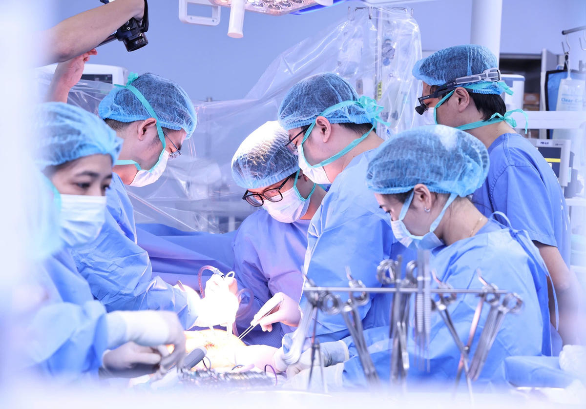 8 cuộc đời được hồi sinh từ nghĩa cử cao đẹp của người lính