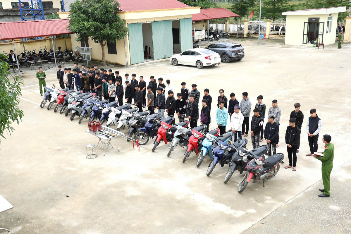 Gần 70 thanh, thiếu niên ở Ninh Bình bị triệu tập để điều tra về hành vi gây rối TTCC. Ảnh: CANB