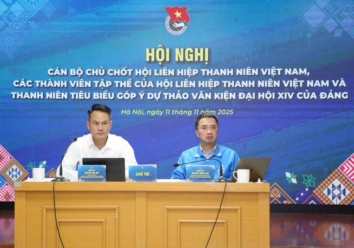 Ban tổ chức chủ trì hội nghị. 