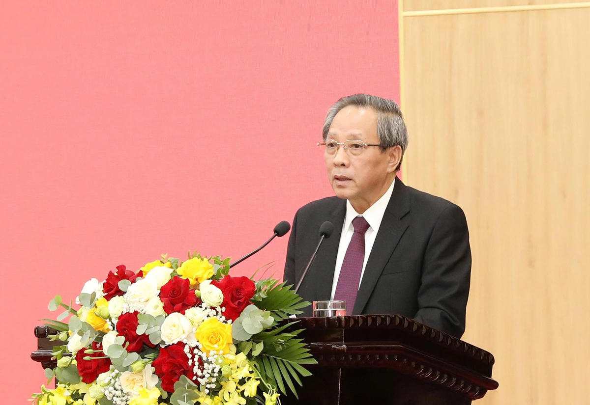 Ông Hoàng Đăng Quang - Phó Trưởng Ban Thường trực Ban Tổ chức Trung ương phát biểu tại hội nghị. Ảnh: Đức Phương