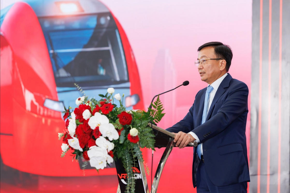 Thứ trưởng Bộ Xây dựng Nguyễn Danh Huy phát biểu tại triển lãm. Ảnh:BTC.