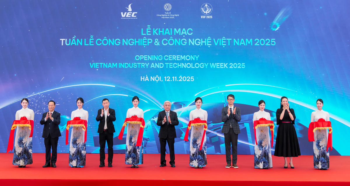 Tuần lễ Công nghiệp và Công nghệ Việt Nam 2025 đã chính thức được khai mạc, trở thành cầu nối quan trọng giữa các doanh nghiệp và hiệp hội ngành nghề, cùng hướng đến mục tiêu phát triển công nghiệp hiện đại, ứng dụng công nghệ cao, vì một Việt Nam phát triển bền vững.