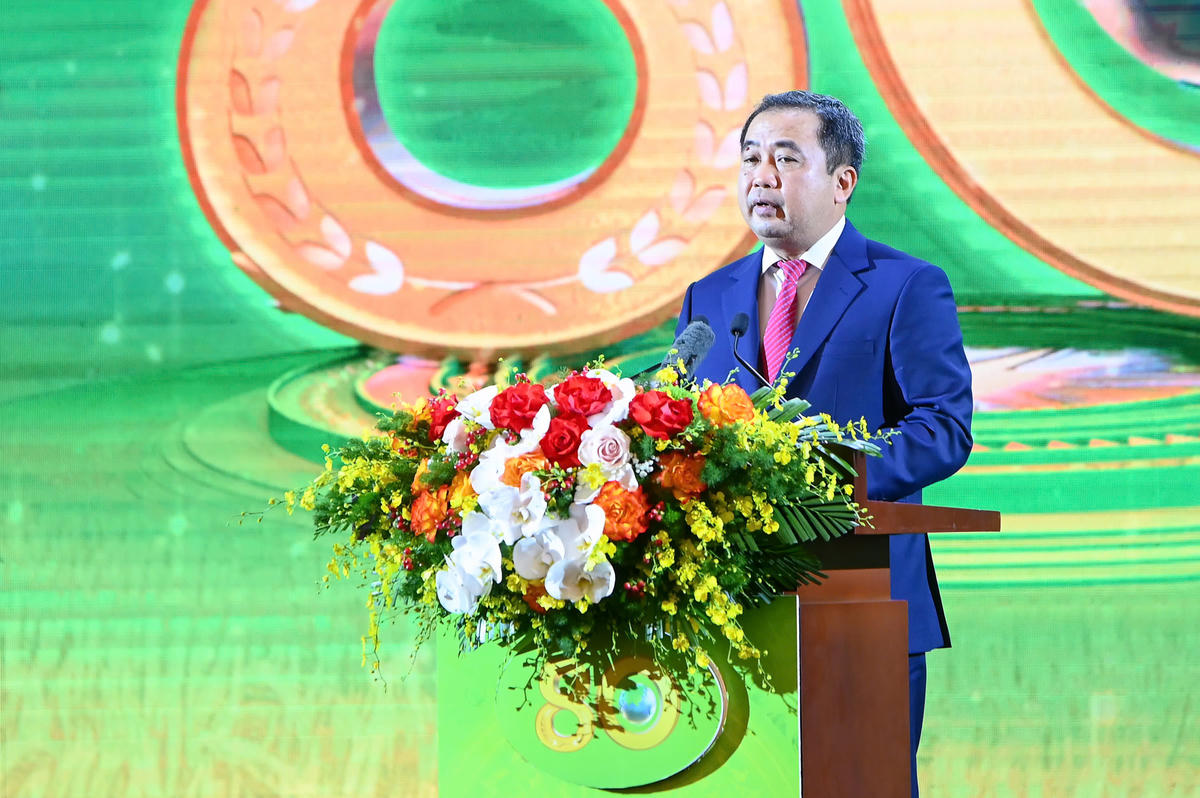 Theo Bộ trưởng TRần Đức Thắng từ chỗ thiếu ăn, phải nhập khẩu lương thực trong thập niên 1980, Việt Nam đã tự bảo đảm an ninh lương thực và trở thành một trong những quốc gia xuất khẩu nông sản hàng đầu thế giới. Ảnh: NN